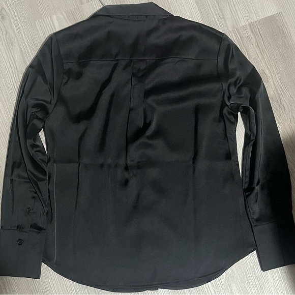 Banana Republic NWT Classic Fit Long Sleeve Satin Button Up Blouse - Picture 3 of 6